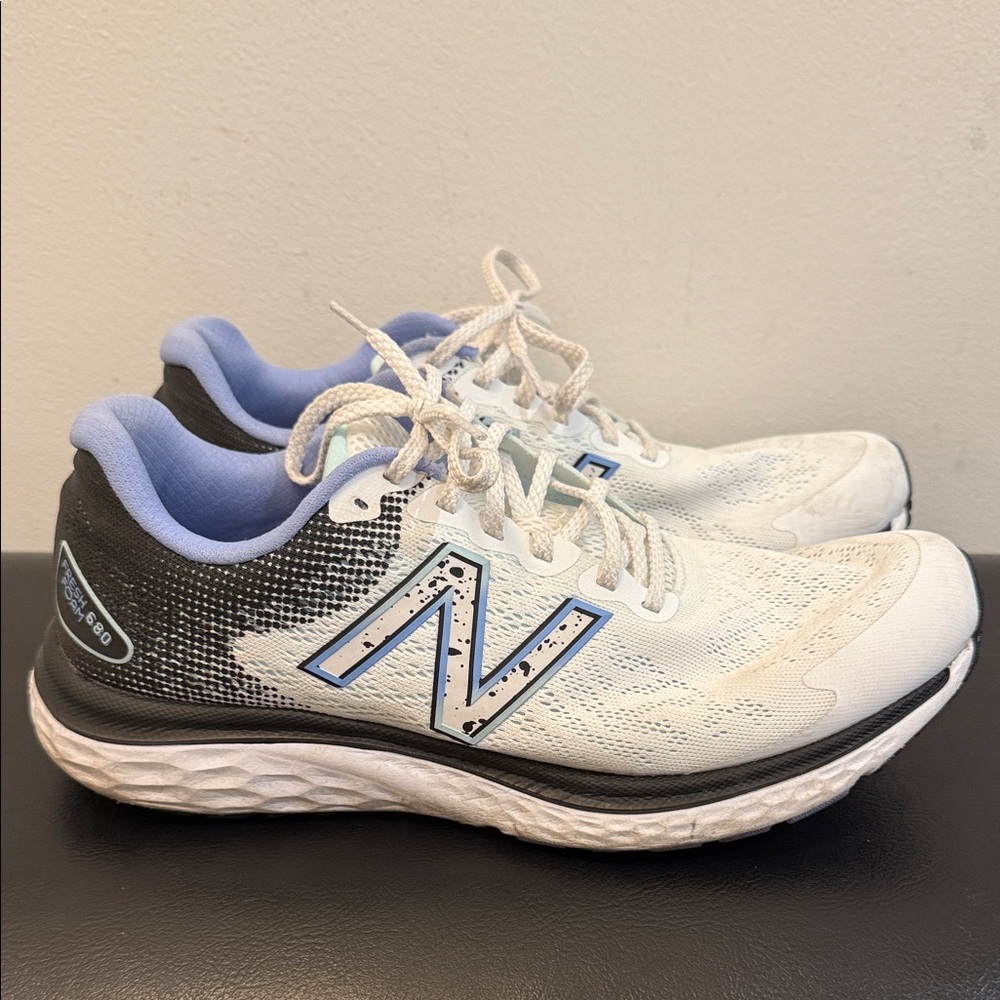 New Balance Women's White and Black Athletic Shoes